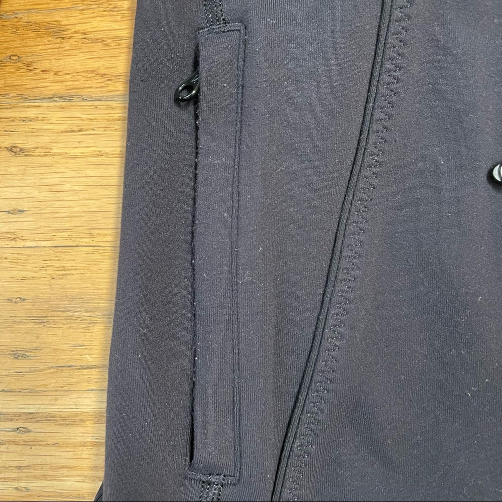 Lululemon Zip Up Jacket - Picture 4 of 8